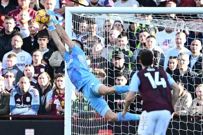 恩梅查:回英格兰比赛感觉很特别;欧冠更开放射门机会更多 恩梅查:回英格兰比赛感觉很特别;欧冠更开放射门机会更多