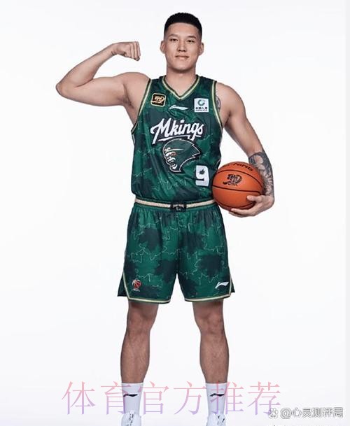 曾繁日全场出战31分钟，投篮6中4得到8分5篮板1助攻1盖帽